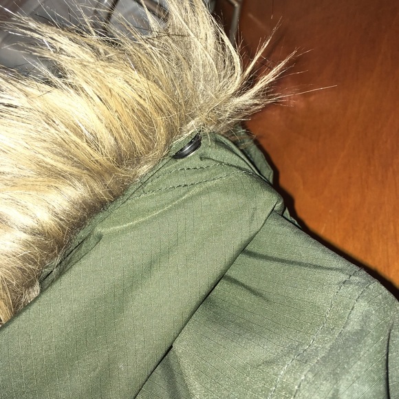 SOLD*Hollister parka - Picture 7 of 8